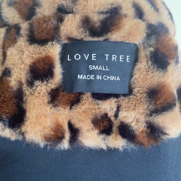 Love Tree Faux Fur Leopard Jacket - Picture 7 of 10